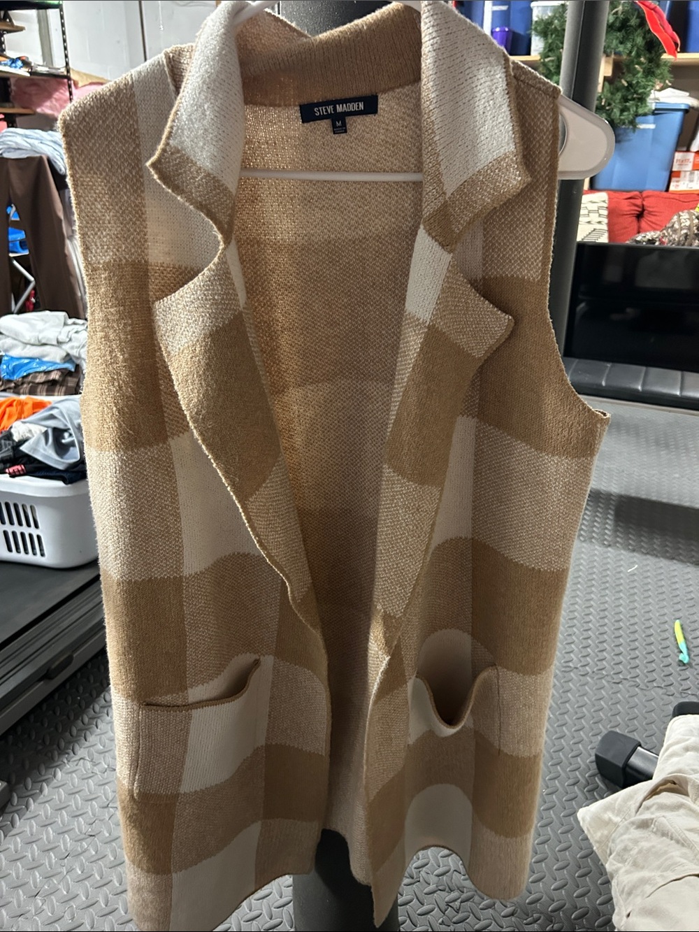 Steve Madden Tan & Cream Open-Front Knit Vest with Pockets